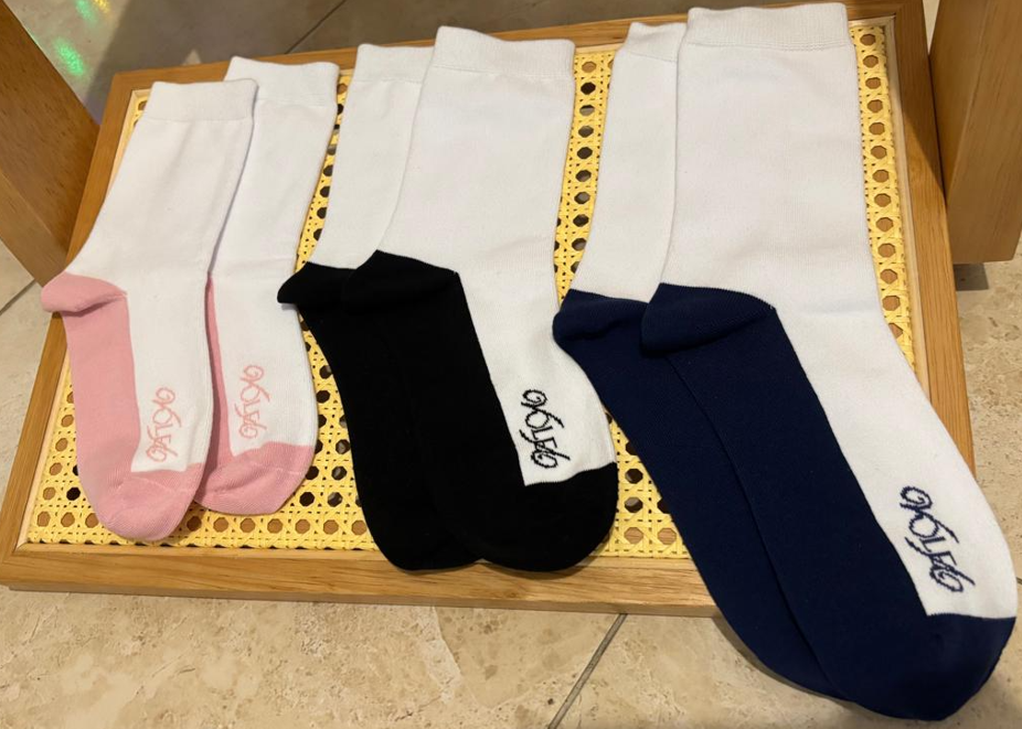 Calcetín escolar blanco con plantilla color negro talla 2-4